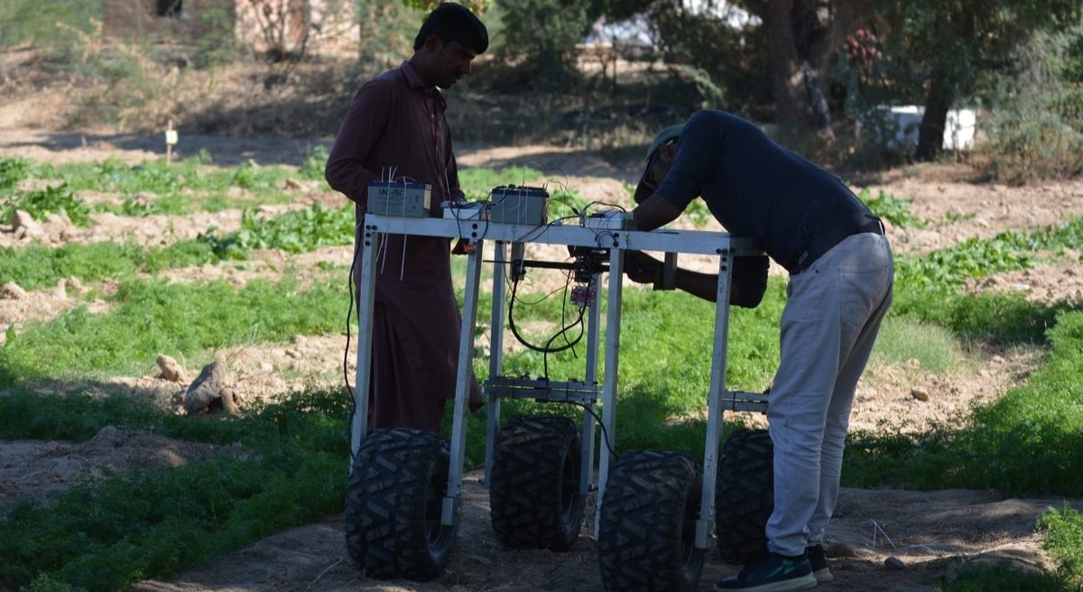 Weeding robot chassis in the field